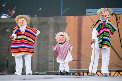 Danza folklórica y ballet clásico, en SJR