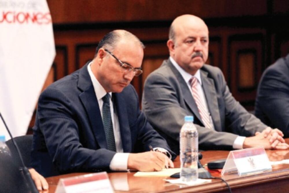 Firman iniciativa de Derechos Humanos