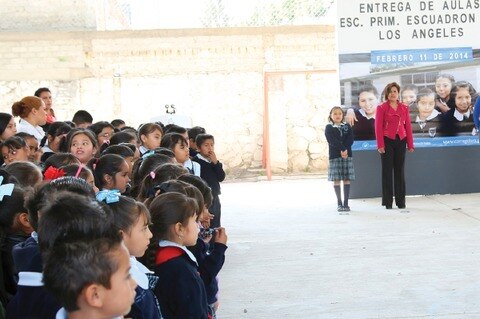 Pide escuela apoyo en infraestructura