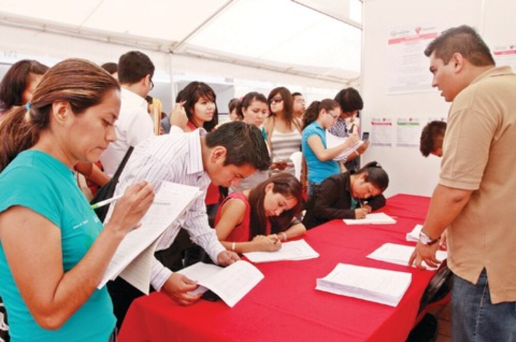 2 mil vacantes en la feria del empleo
