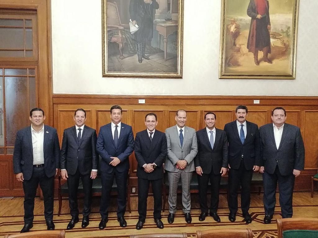 Francisco Domínguez se reúne con el Secretario de Hacienda