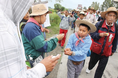 Van 50 mil peregrinos rumbo al Tepeyac