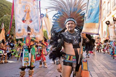 Fiestas de La Cruz. Segundo día al ritmo de los tambores