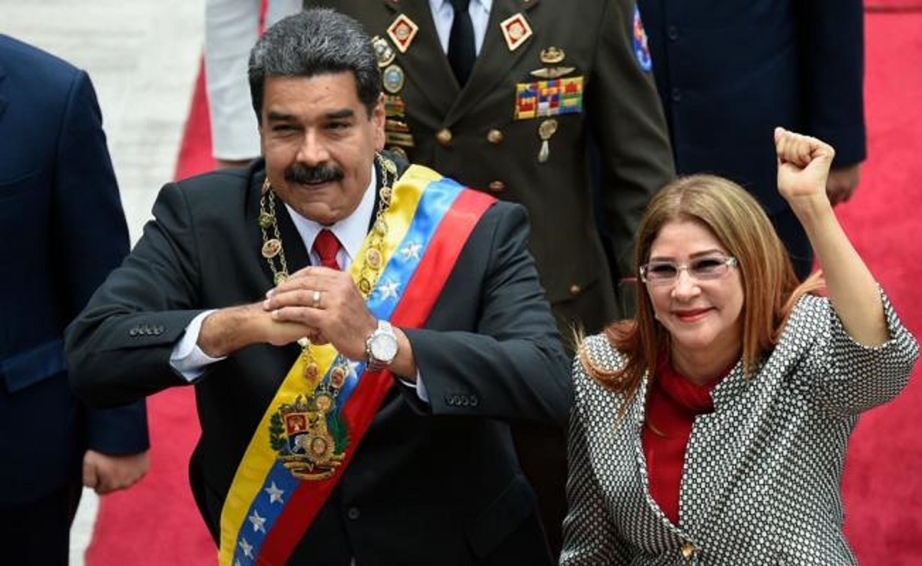 Maduro adelanta juramento como presidente reelecto de Venezuela