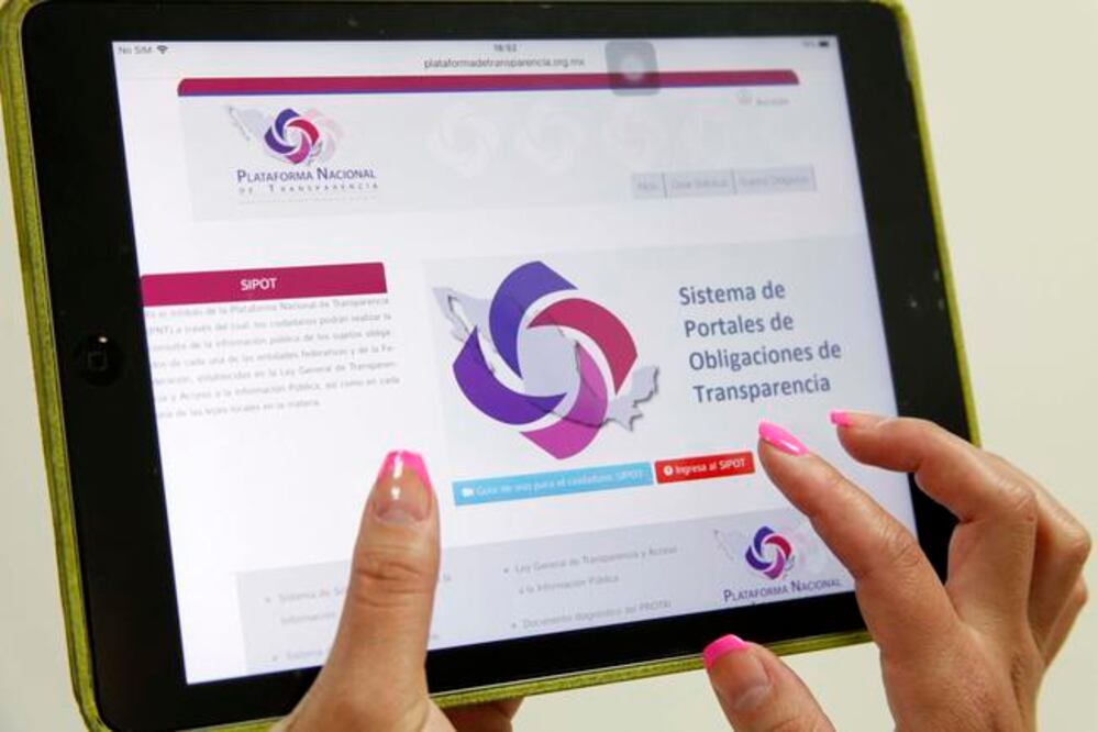 Infoqro señala que en caso de que los sujetos obligados no cumplan con las actualizaciones correspondientes, considerarán multar a los servidores públicos responsables con hasta 105 mil pesos. (GUILLERMO GONZÁLEZ. EL UNIVERSAL)