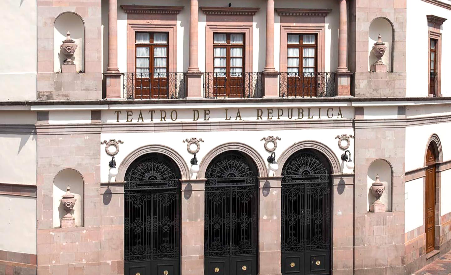 Fachada del Teatro de la República. Foto: teatrodelarepublica.senado.gob.mx