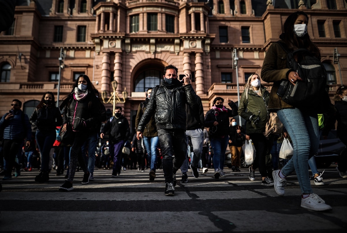 Investigador asegura que la variante Delta debería considerarse como "Covid-21", expertos lo desmienten