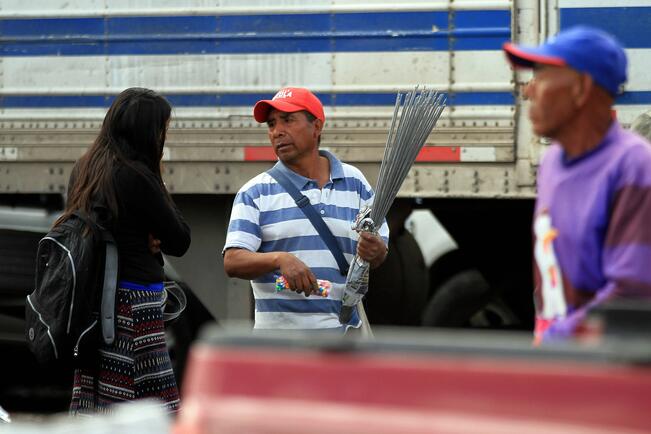 Retiran más de mil 800 kilos de pirotecnica