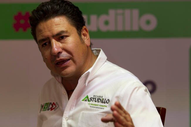 Astudillo ofrece mejoras a trabajadores