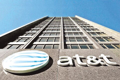 Telecom y TI “librarán” posible victoria del empresario 