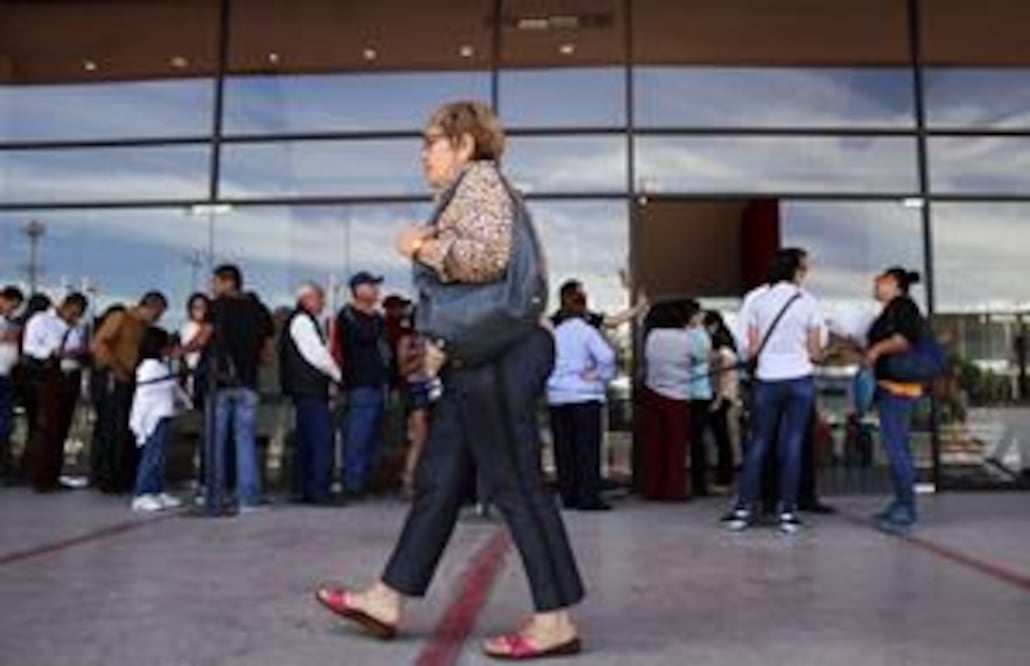 Pagan impuesto a última hora