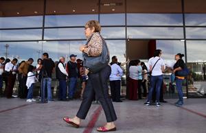 Pagan impuesto a última hora