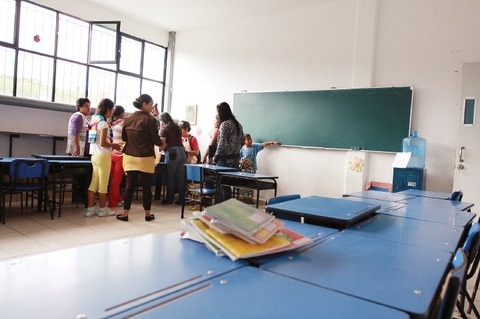 Escuela Juan Pablo II, en crisis: fundador