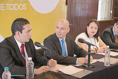 Llama a abatir pobreza