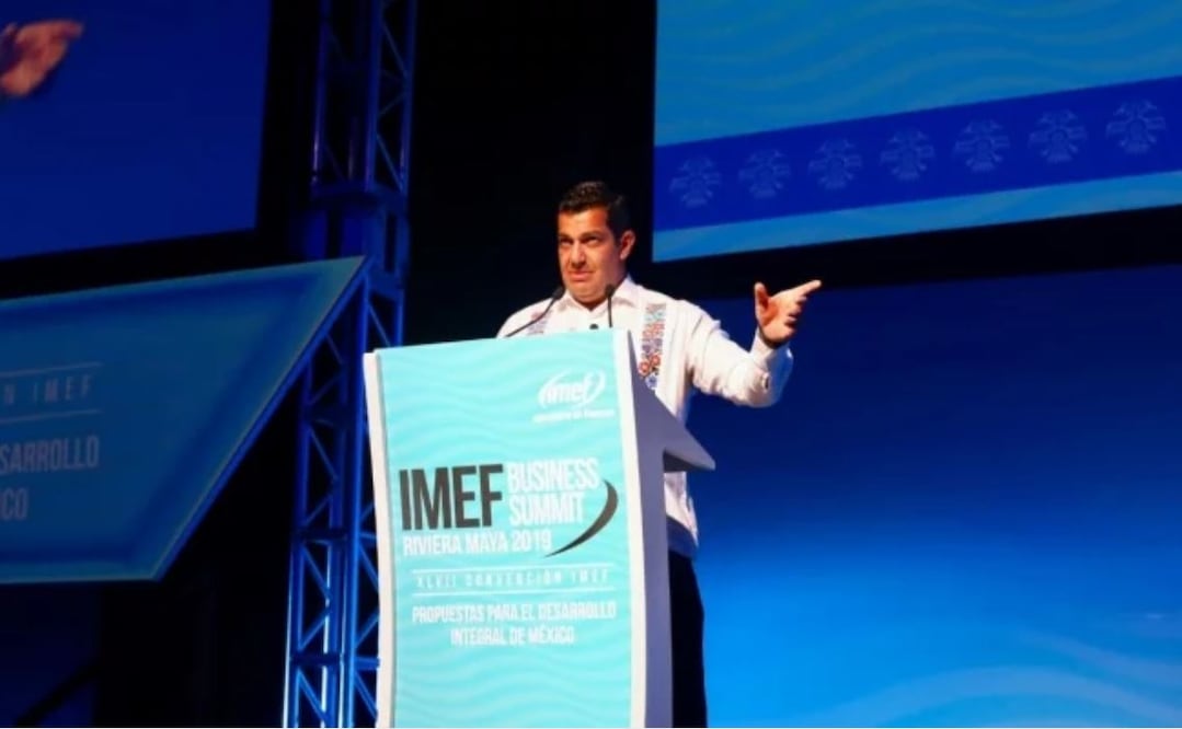 El subsecretario de Gobierno, Ricardo Peralta, acudió a la XLVII Convención del IMEF. Foto: Twitter @Ricar_peralta