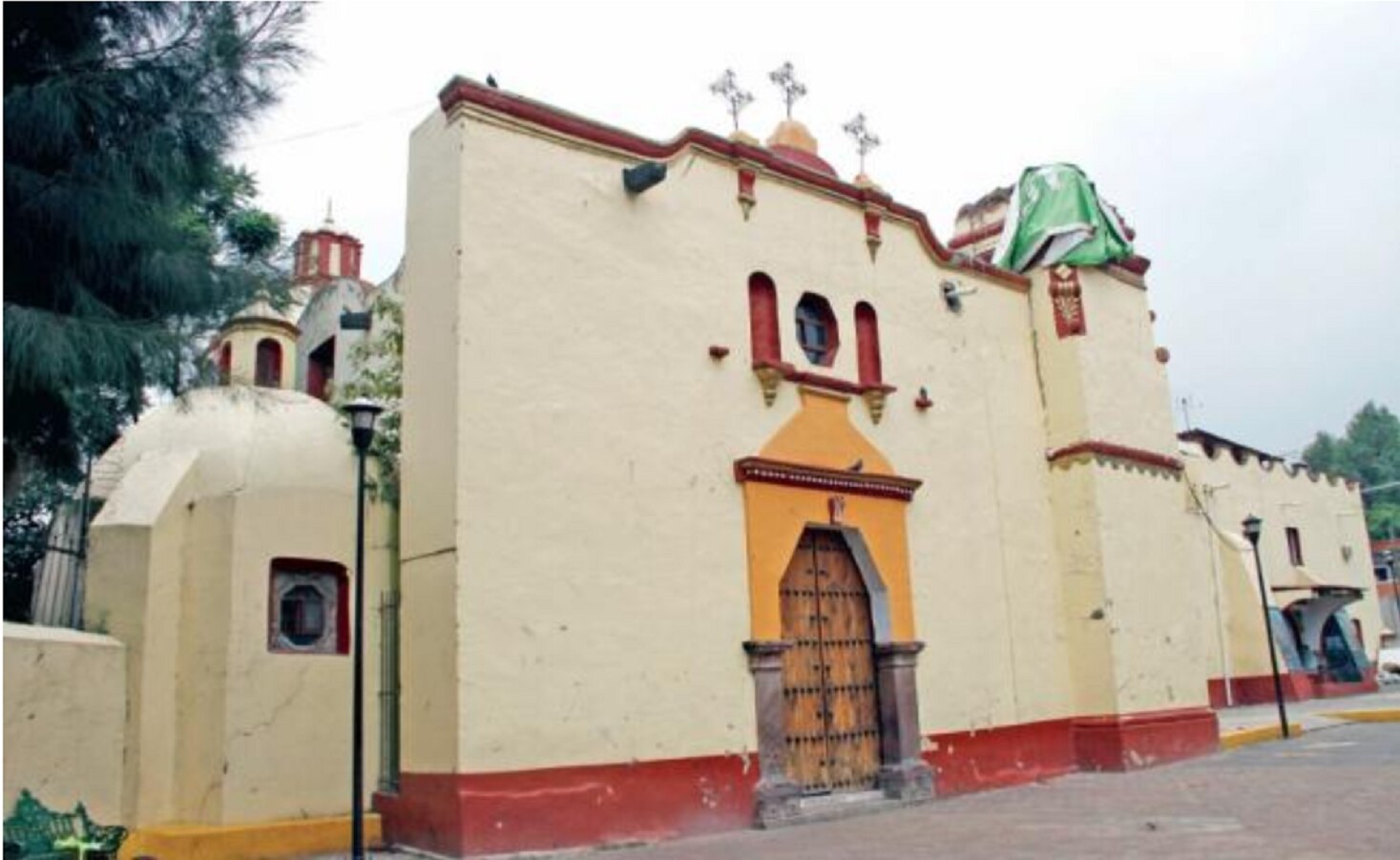 Imagen del estado actual de la parroquia de San Gregorio Atlapulco, en Xochimilco, que resultó dañada por los sismos de año pasado (FOTOS: YADÍN XOLALPA. EL UNIVERSAL)