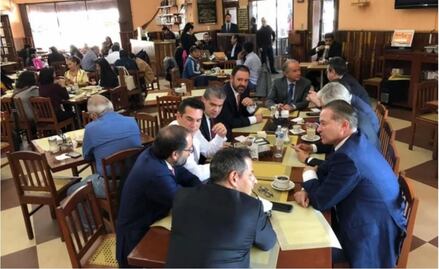Gobernadores priistas improvisan cónclave en café para hablar de la Guardia Nacional