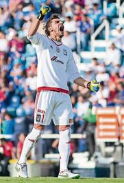 Nahuel Guzmán pide que el arbitraje esté a la altura