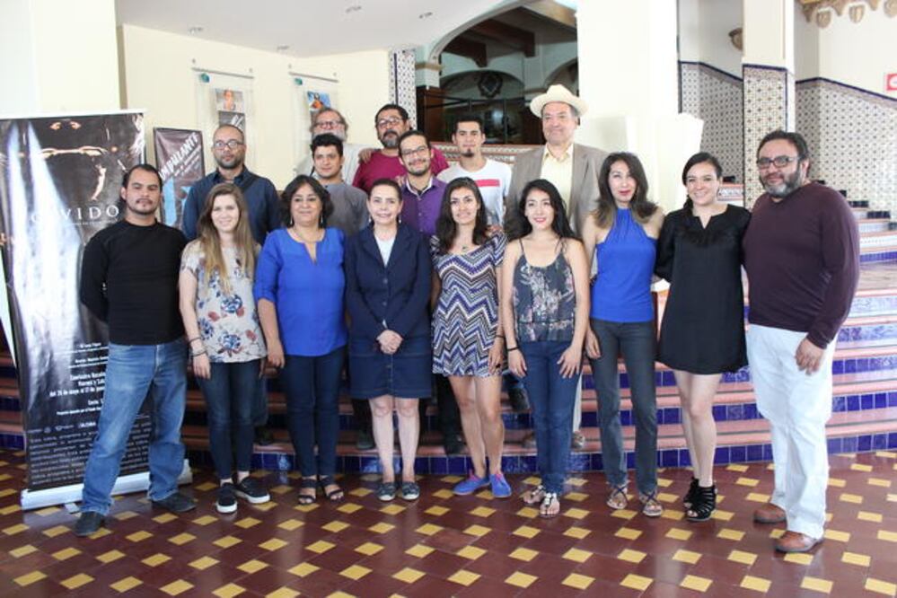 El elenco del montaje que narra la historia de Josefina, una mujer que niega su pasado como líder del Movimiento Cristero (ROCÍO G. BENÍTEZ. EL UNIVERSAL)