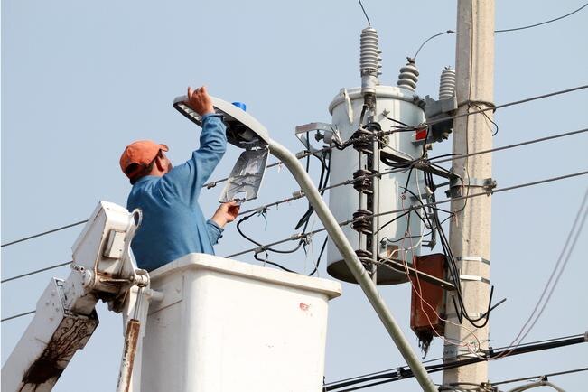 Anuncian inversión de 100 mdp en luminarias