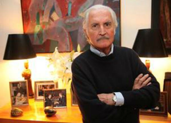 México homenajea a Carlos Fuentes en Pekín