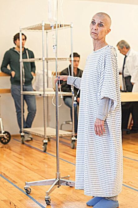 Paloma “sufre” como enferma de cáncer