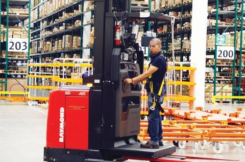 Beneficia alza del dólar a empresas