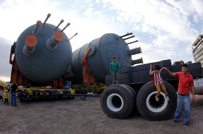 Continúan varadas calderas gigantes en Querétaro