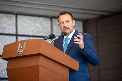 Opinión. No le ayuden compadres