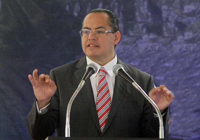 Calixto de Santiago Silva: "Mis opositores, en el marco de lo ilegal"