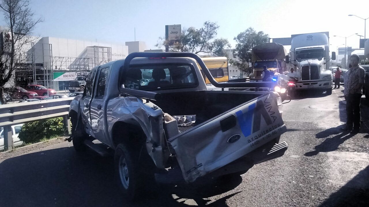 Aparatoso choque en la México-Querétaro