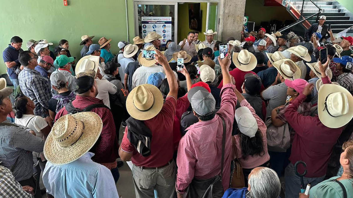 Ejidatarios denuncian despojo de terrenos en Peña Colorada