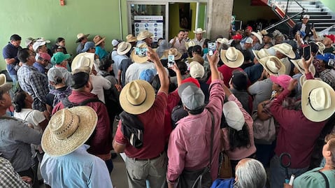 Ejidatarios denuncian despojo de terrenos en Peña Colorada