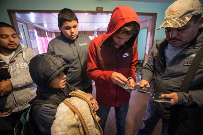 #DeMichiganAJalpan. Recorren tres mil kilómetros en busca de la Navidad perfecta #Día1