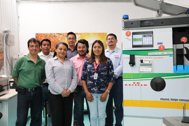 Desarrollan estudiantes de la UPQ recicladora de aluminio