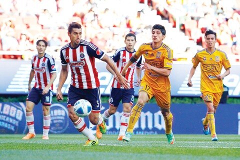 Chivas decepciona y es abucheado en casa