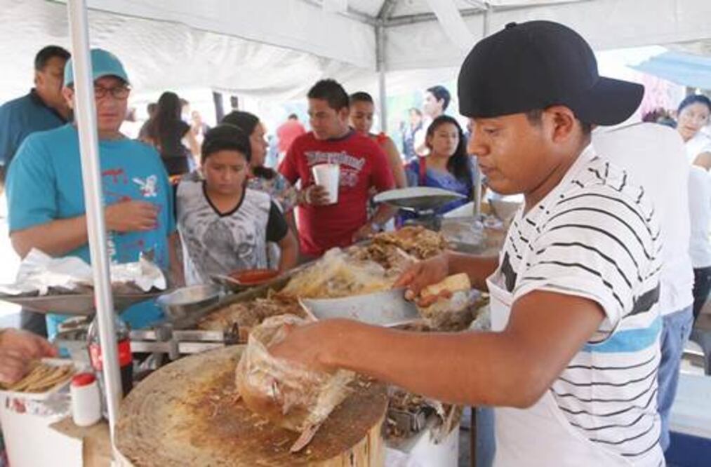 Degustan miles barbacoa y nieve