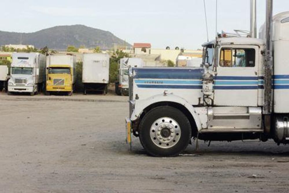 Roban tráiler cargado con calentadores