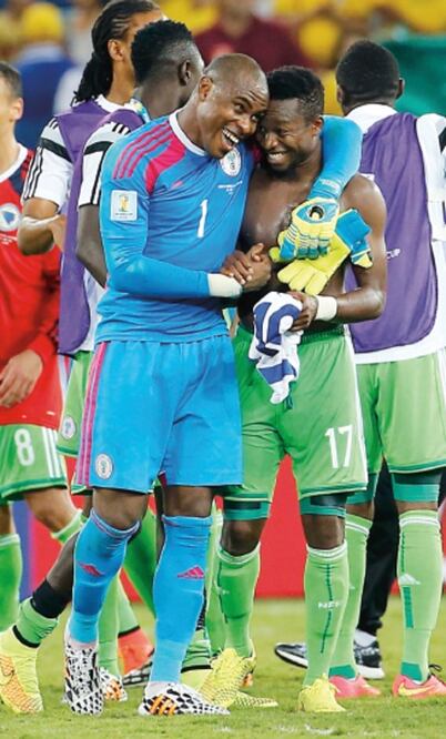 Nigeria echa a Bosnia, entre polémica