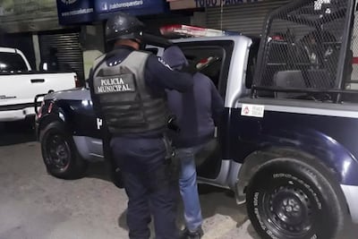 Reaprehenden a probable ladrón de auto en Corregidora 