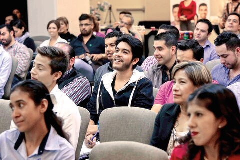 Busca Nafinsa dar más créditos para jóvenes