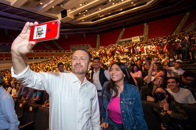 Gobernador de Querétaro pide a los jóvenes "ser miembros activos" de la sociedad