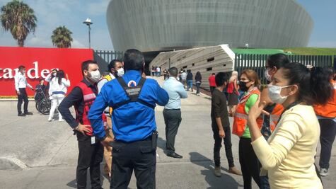 Perciben sismo en Querétaro; desalojan edificios