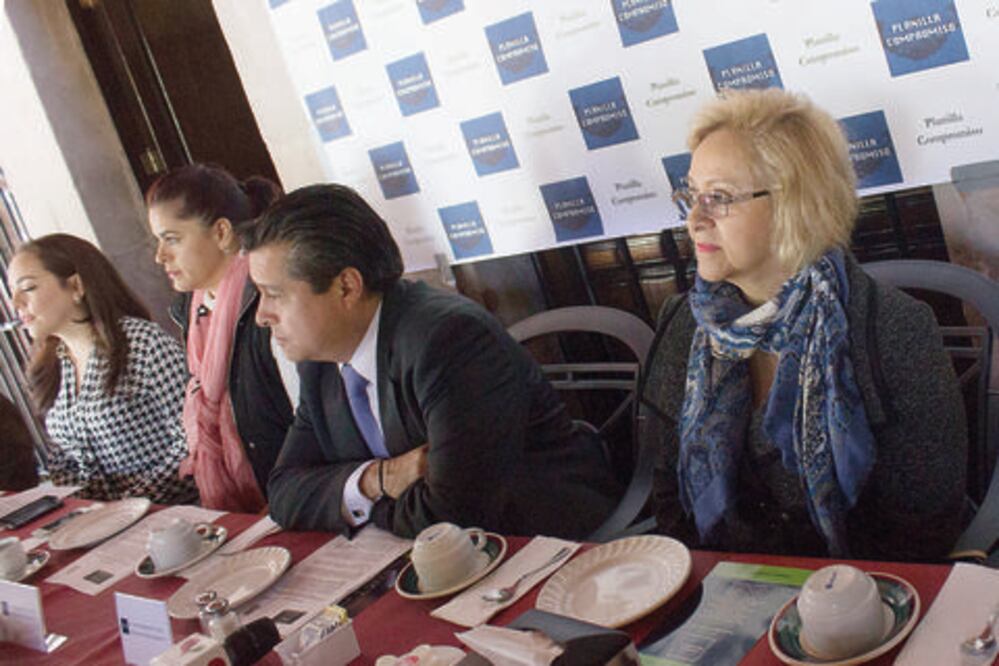 “Gobierno debe girar del timón”