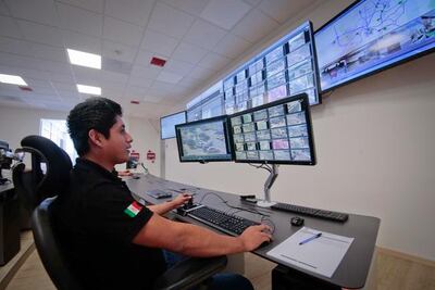 Presentan sistema de banda ancha para 911