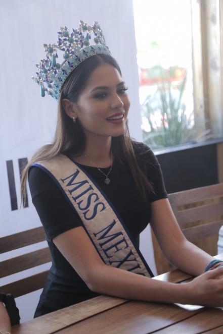 Miss México, vestida por queretanas