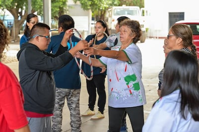 Imparten taller para cuidadores de personas con discapacidad