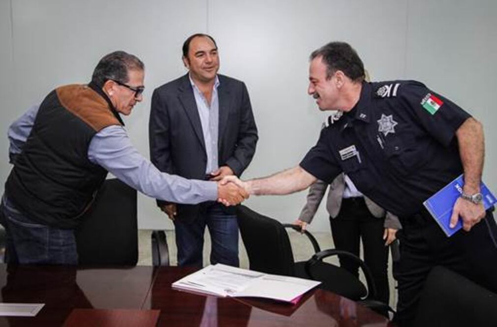 Constructores y PF se alían