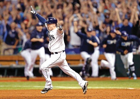 Sobreviven Rayas a su exterminio