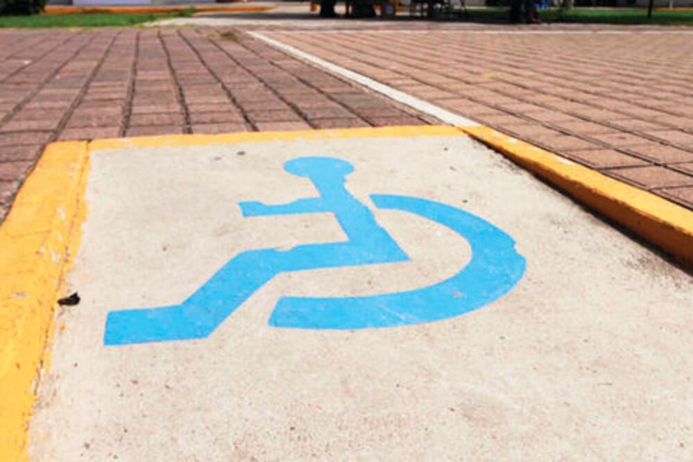 Atienden en El Marqués a menores 